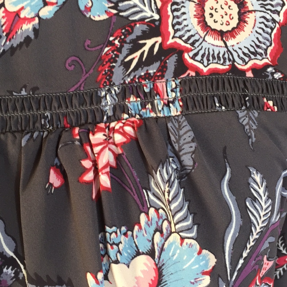 Loft Blouse - Picture 2 of 6